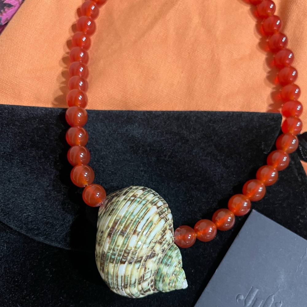 Julietta | Fiji Shell Jade Necklace - Picture 2 of 2